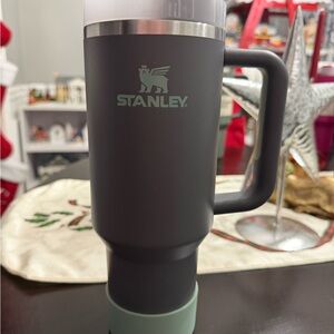 Stanley Quencher Charcoal Mint 40oz  Quencher H2.0 Tumbler w/ matching boot